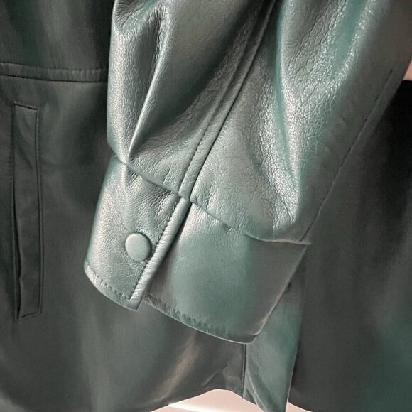Chico’s Women’s Faux Leather Shacket Size 8/10 Pockets Buttery Soft Jasper Green - Picture 5 of 13